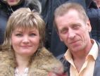 Русская семья среднего возраста ,проживающая в России,желает